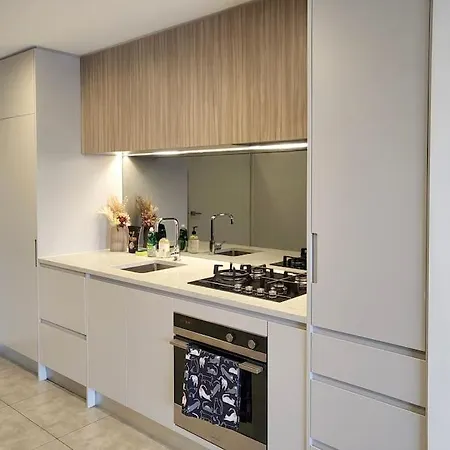 Modern Elegance: 2 Bedroom Oasis W/ Free Parking Epping Exterior photo